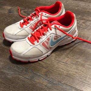 Nike air relentless women’s shoes.